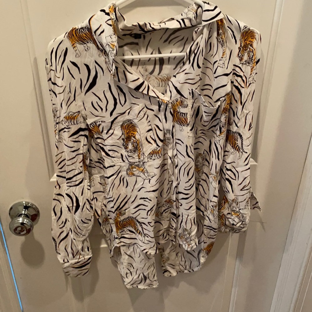 Flowy tiger print shirt